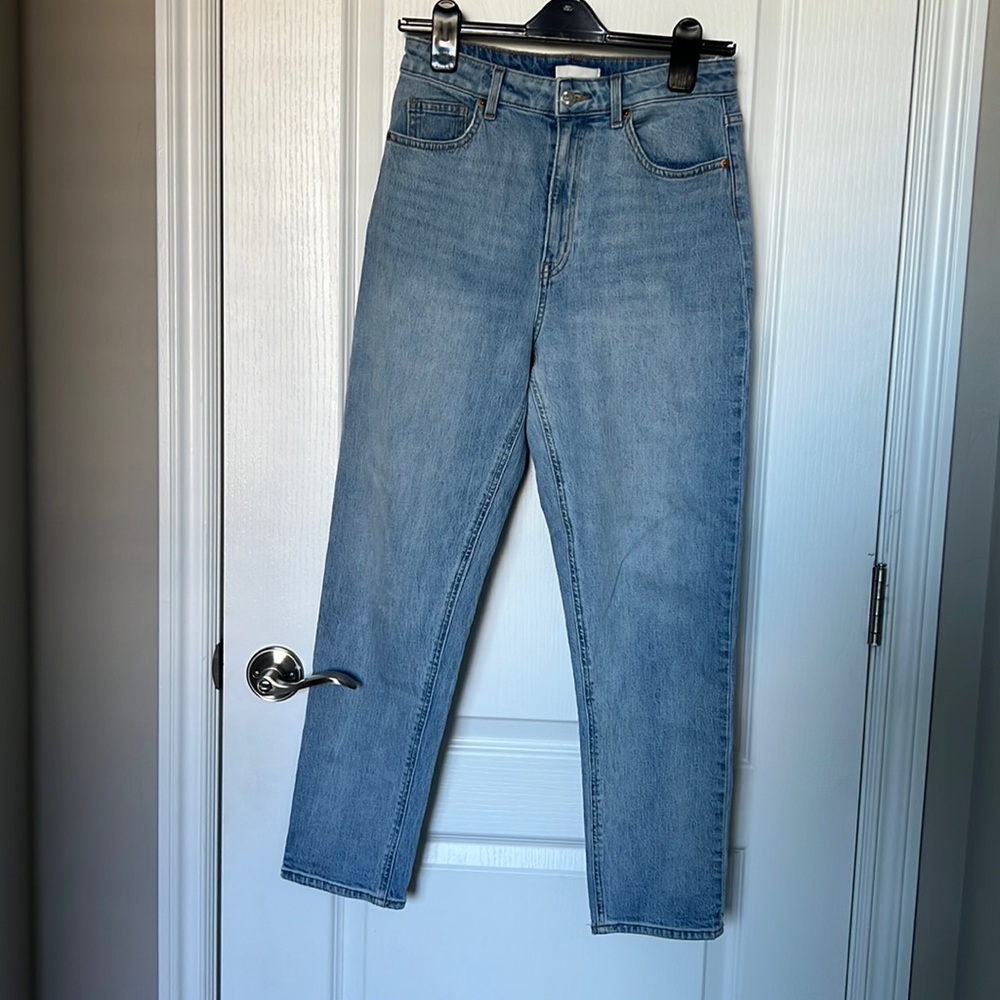 H&M straight leg jeans  High waist  6
